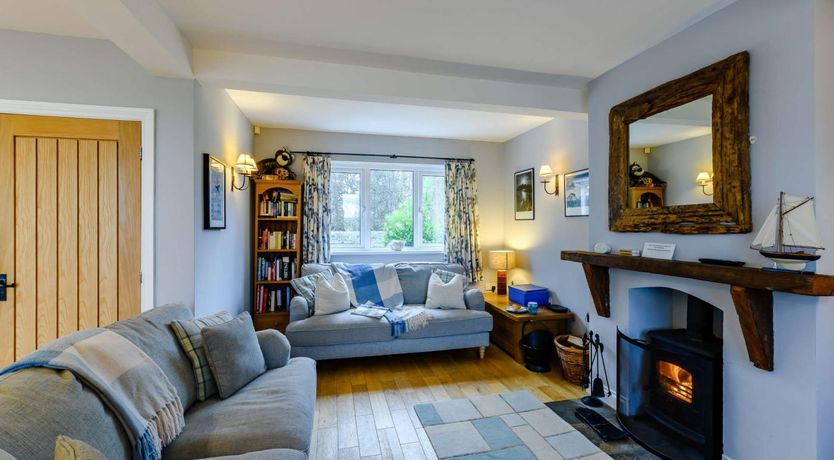 Photo of 3 Bed in Newton-by-the-Sea