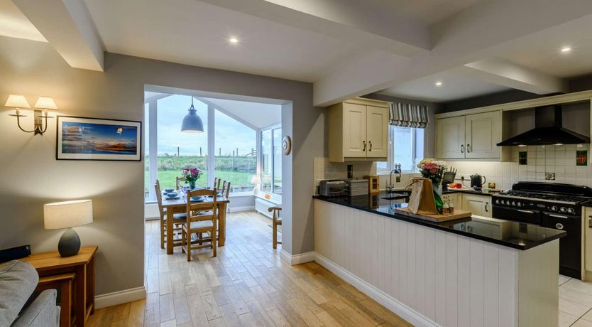 Photo of 3 Bed in Newton-by-the-Sea