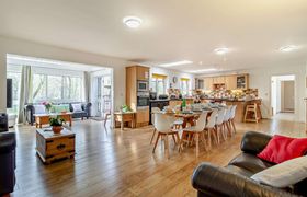 Photo of 5-bed-in-pentney