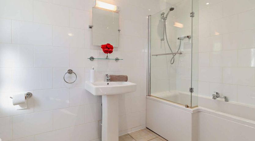 Photo of 5 Bed in Pentney
