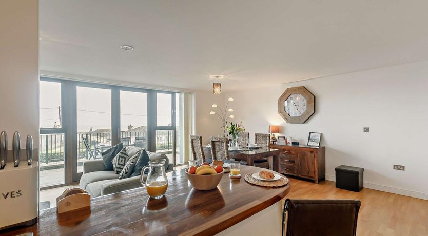 Photo of 2 Bed in Praa Sands