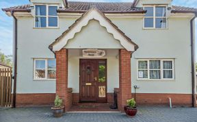 Photo of 4 Bed in Woodbridge