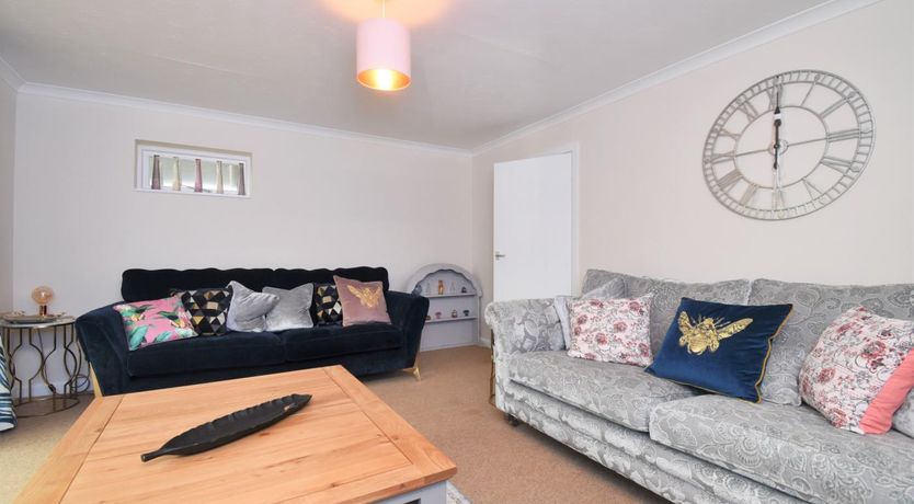 Photo of 4 Bed in Seaton