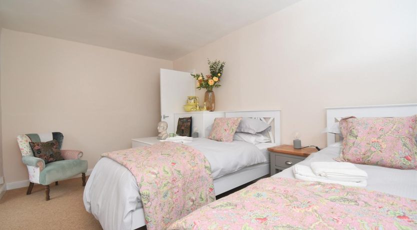 Photo of 4 Bed in Seaton
