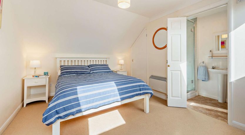 Photo of 3 Bed in Broad Haven