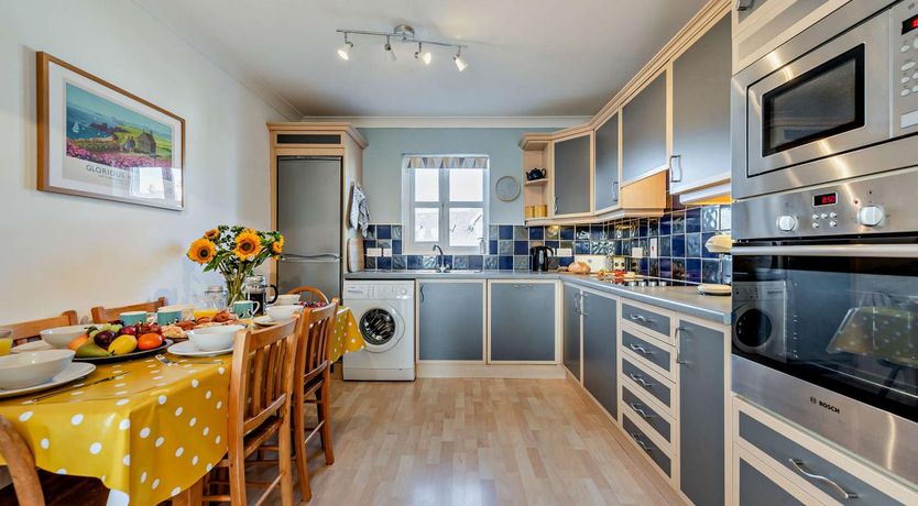 Photo of 3 Bed in Broad Haven