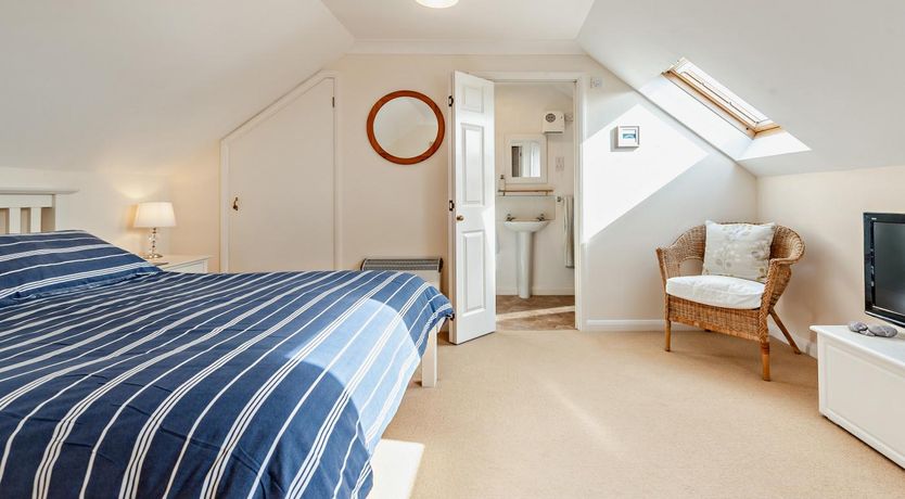 Photo of 3 Bed in Broad Haven