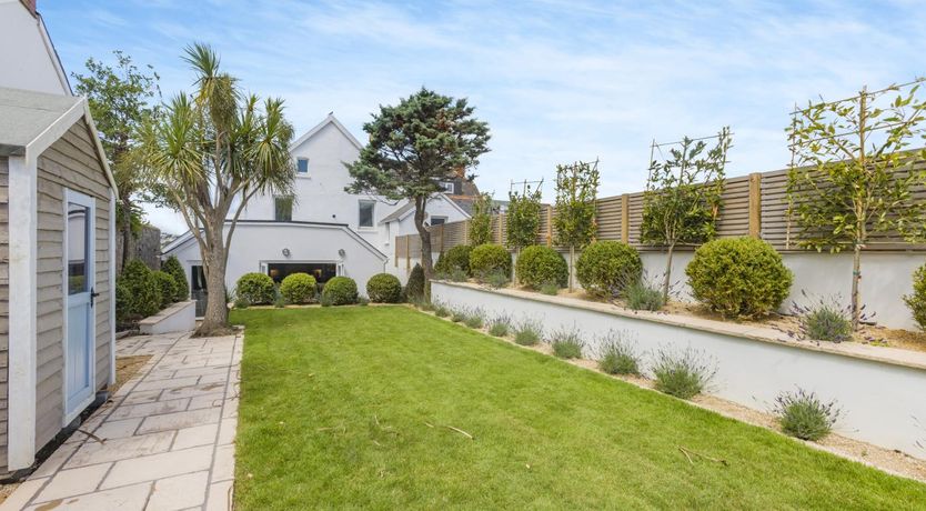 Photo of 9 Bed in Instow