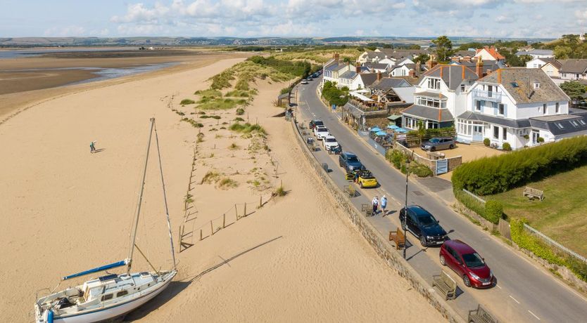 Photo of 9 Bed in Instow