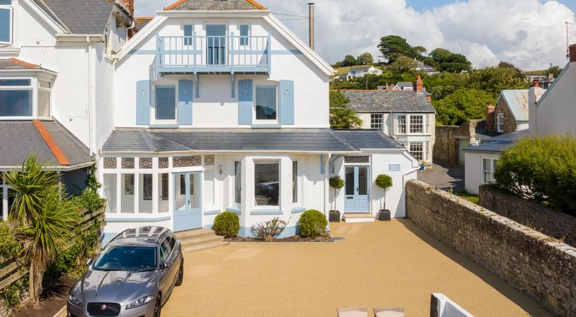 Photo of 9 Bed in Instow