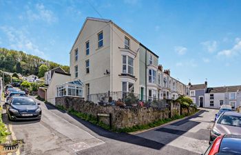 4 Bed in Mumbles Holiday Home