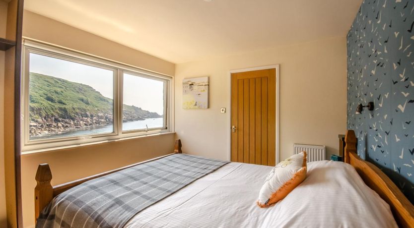 Photo of 1 Bed in Lamorna