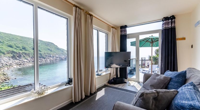 Photo of 1 Bed in Lamorna
