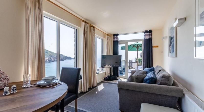 Photo of 1 Bed in Lamorna