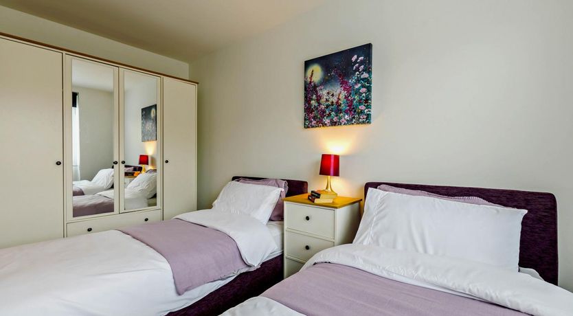 Photo of 4 Bed in Seaton