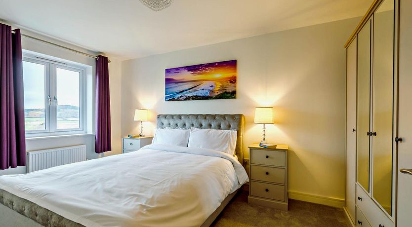Photo of 4 Bed in Seaton
