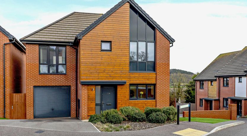 Photo of 4 Bed in Seaton