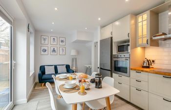 3 Bed in Beer Holiday Home