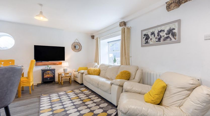 Photo of 3 Bed in Tenby