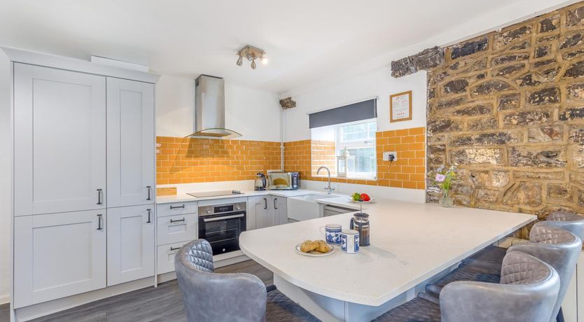Photo of 3 Bed in Tenby