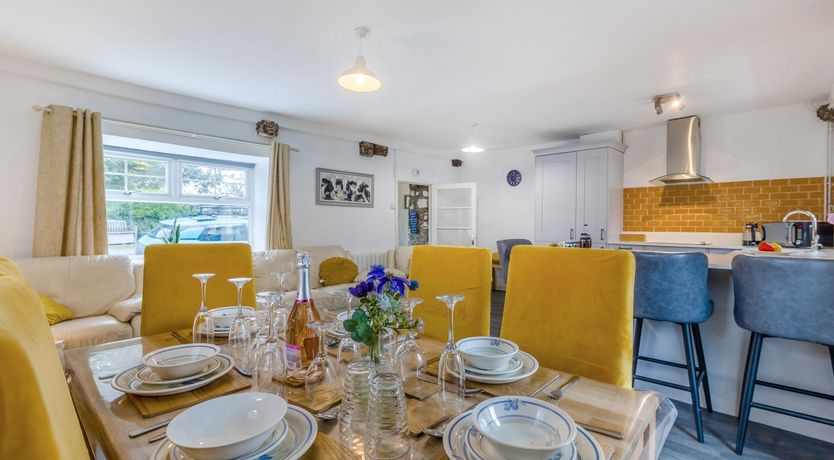 Photo of 3 Bed in Tenby