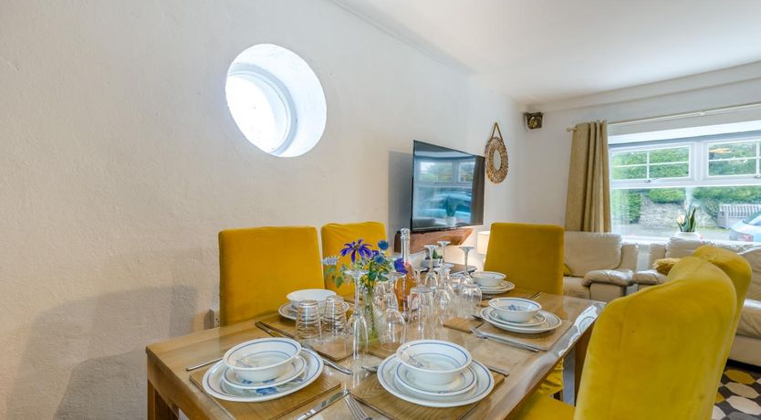 Photo of 3 Bed in Tenby