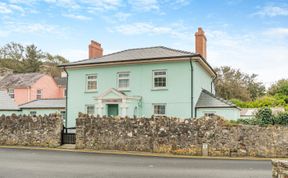 Photo of 4 Bed in Little Haven