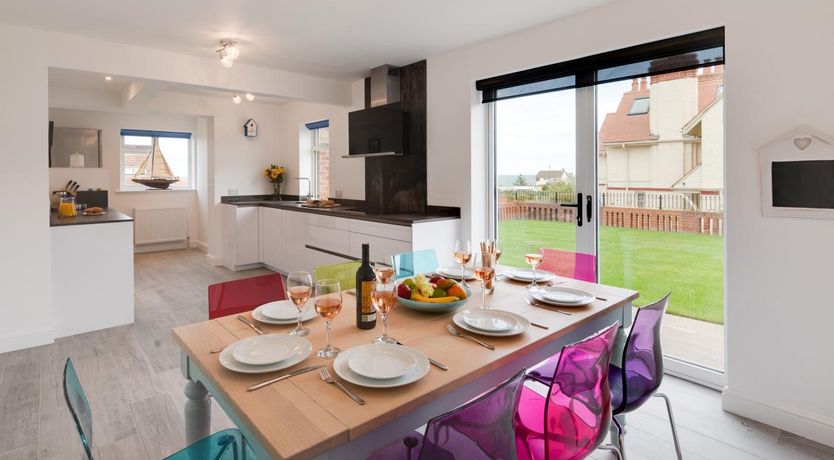 Photo of 4 Bed in Sandsend