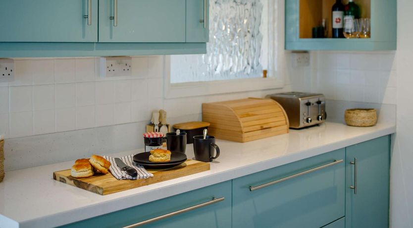 Photo of 4 Bed in Mawgan Porth