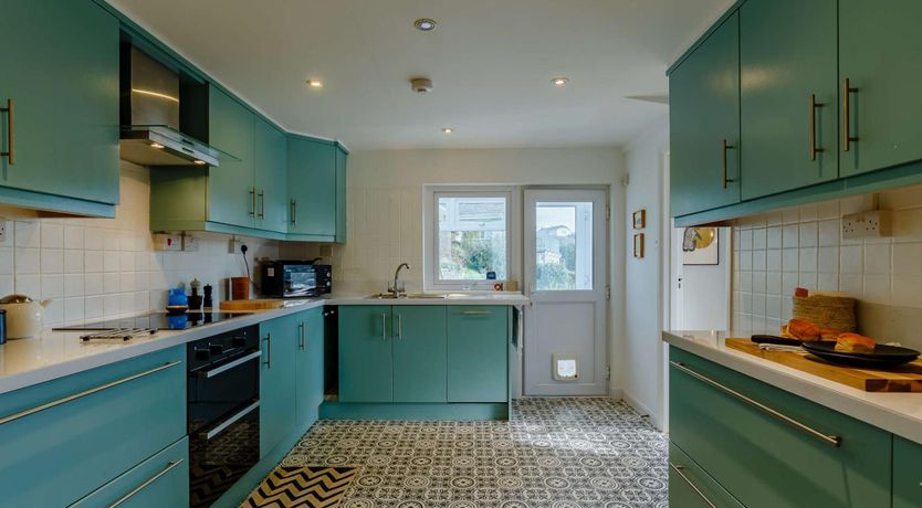 Photo of 4 Bed in Mawgan Porth