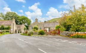 Photo of 2 Bed in Starbotton