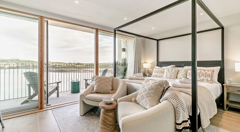 Photo of 3 Bed in Hayle