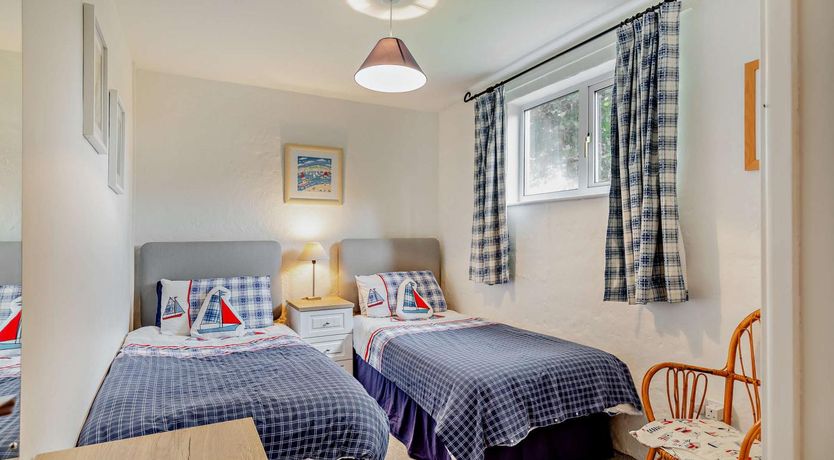 Photo of 2 Bed in St. Keverne