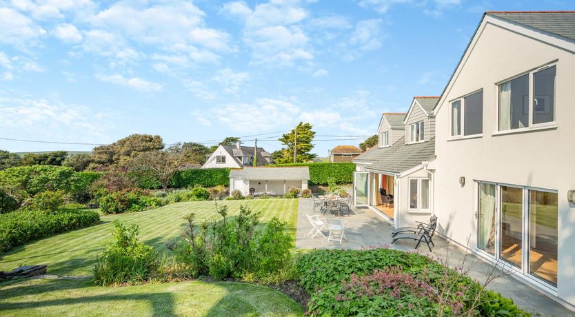 Photo of 6 Bed in Constantine Bay