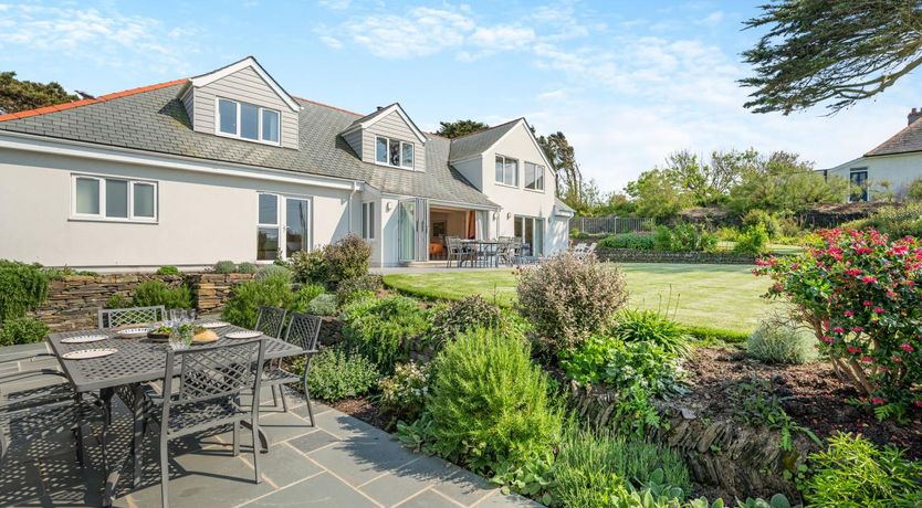 Photo of 6 Bed in Constantine Bay