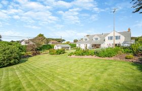Photo of 6-bed-in-constantine-bay-1