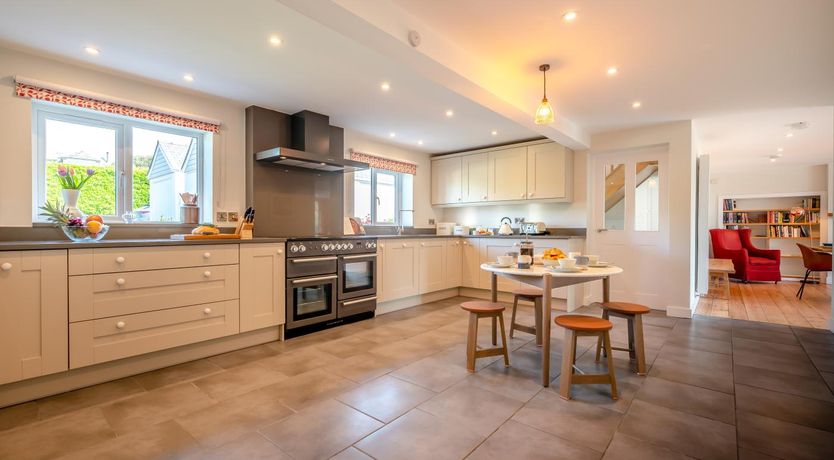 Photo of 6 Bed in Constantine Bay
