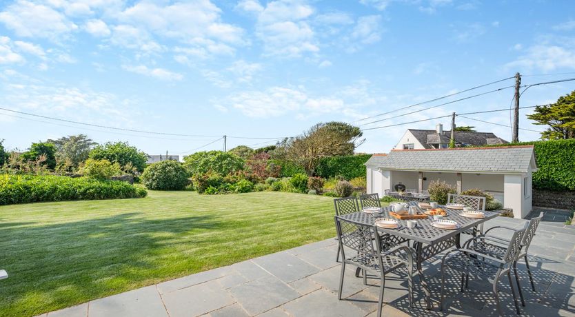 Photo of 6 Bed in Constantine Bay