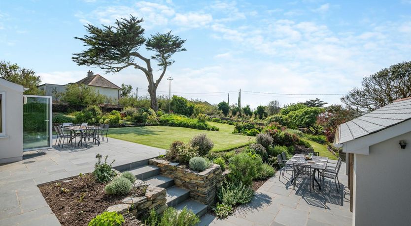 Photo of 6 Bed in Constantine Bay