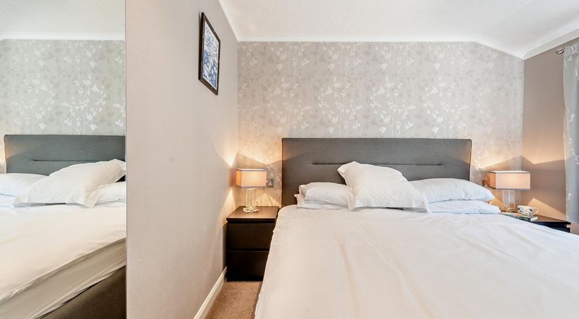 Photo of 2 Bed in Narberth