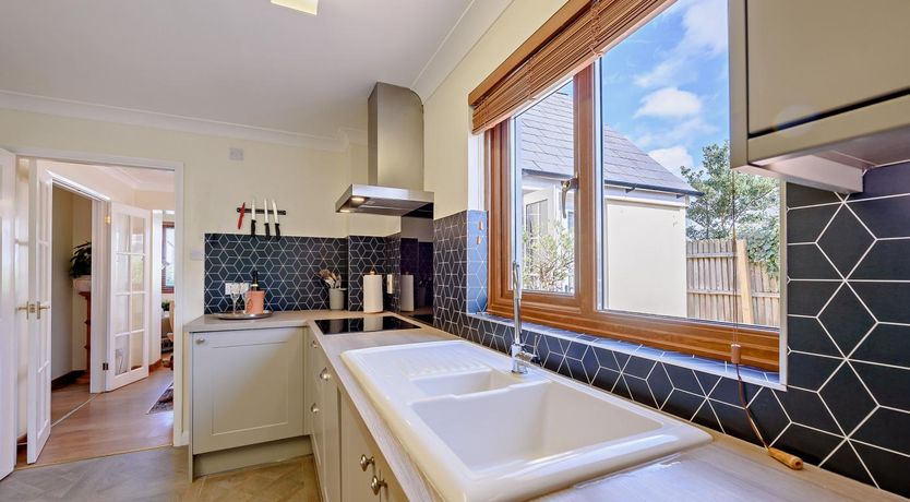 Photo of 3 Bed in Broad Haven