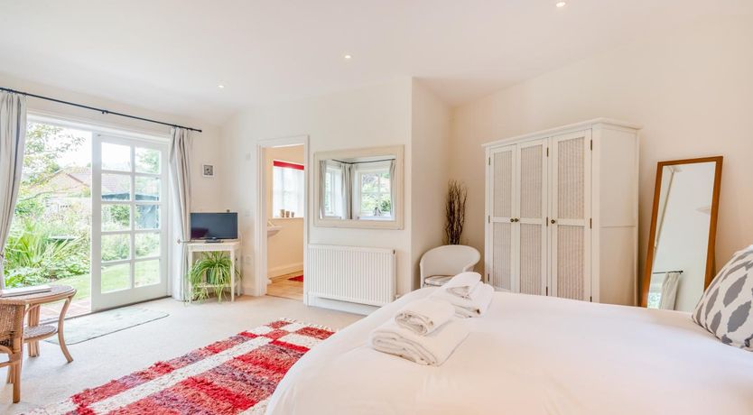 Photo of 2 Bed in Holt