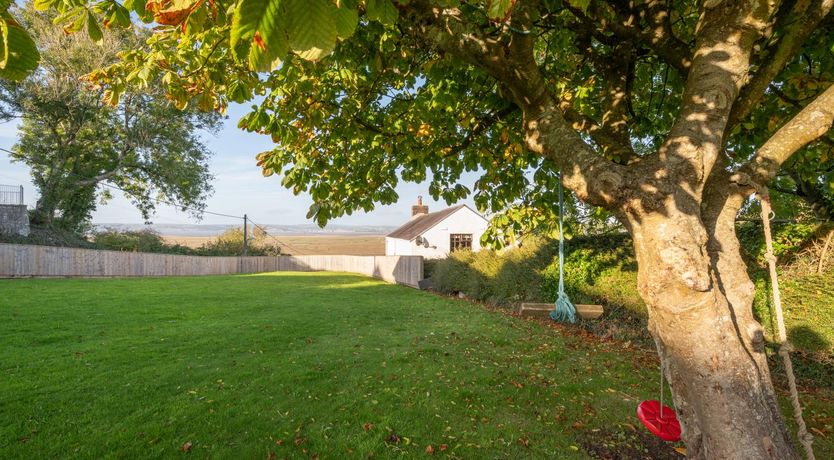 Photo of 8 Bed in Llanrhidian