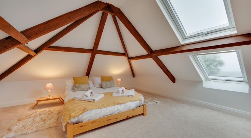 Photo of 8 Bed in Llanrhidian