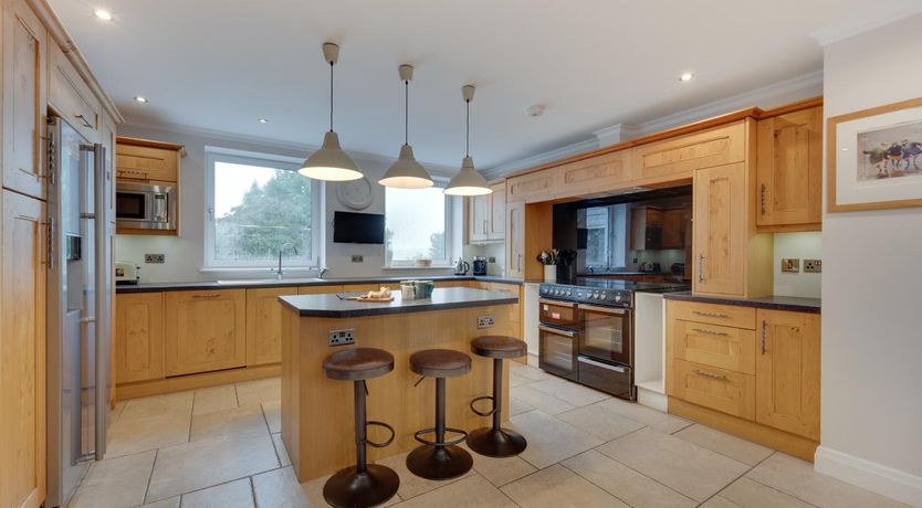 Photo of 8 Bed in Llanrhidian