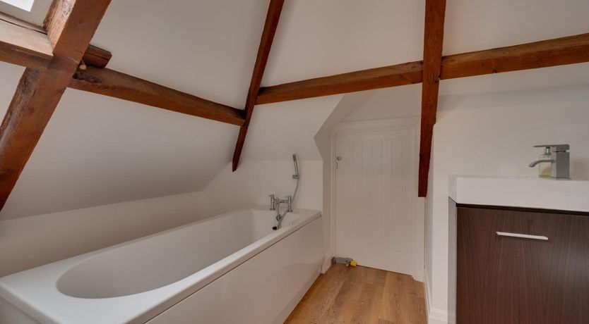 Photo of 8 Bed in Llanrhidian