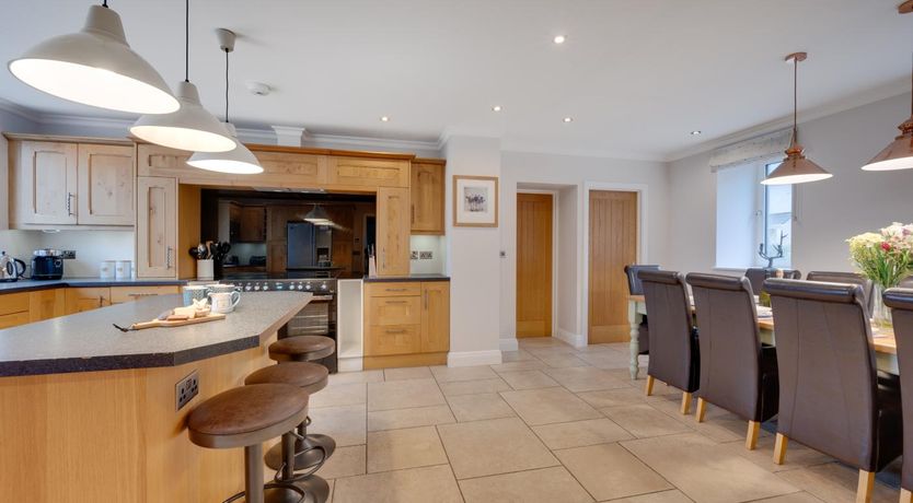 Photo of 8 Bed in Llanrhidian