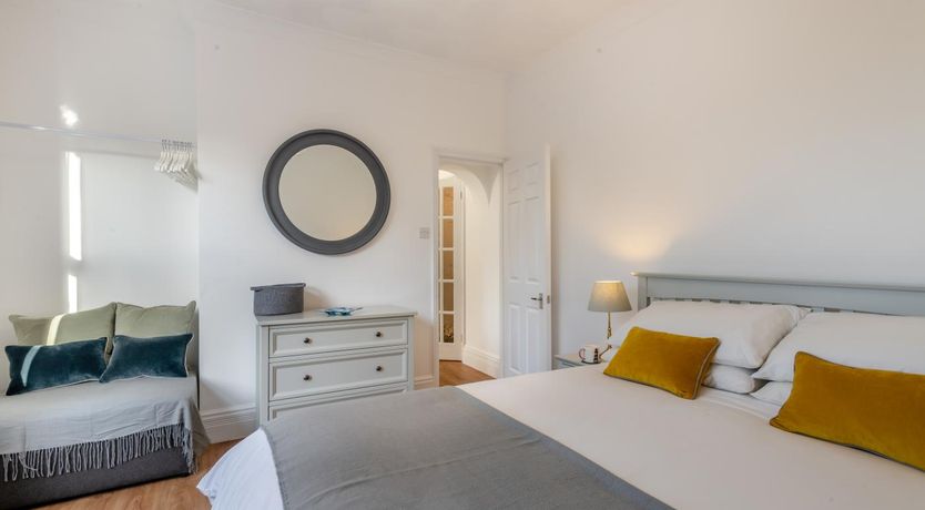 Photo of 2 Bed in Overstrand
