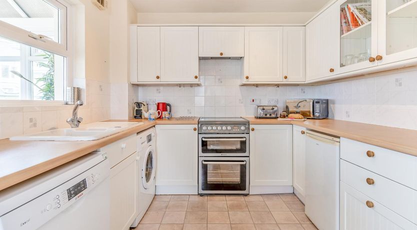 Photo of 3 Bed in Broad Haven