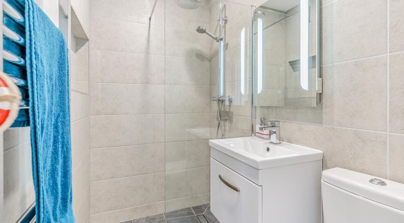 Photo of 3 Bed in Broad Haven